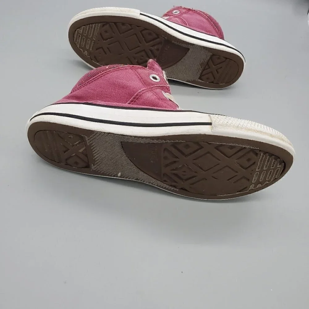 Converse High Top Chuck Taylor Burgundy Size 1 Youth Shoes